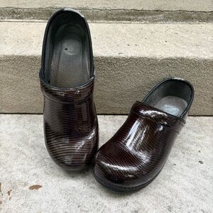 Dansko Black Clogs Size 41 (10)